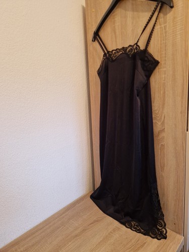 Schwarzes nachtkleid mit - schwarzes,